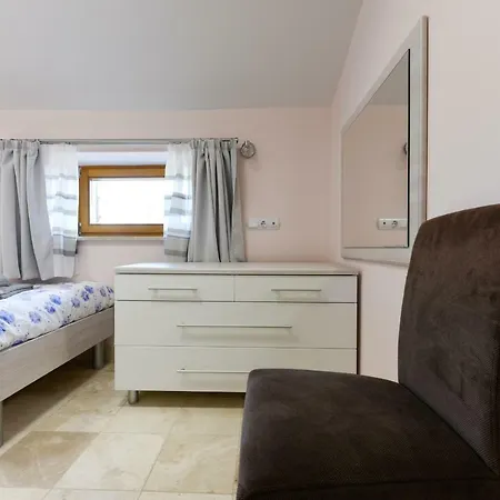 Compass House Вилла Углян