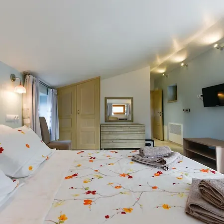 Compass House Вилла Углян